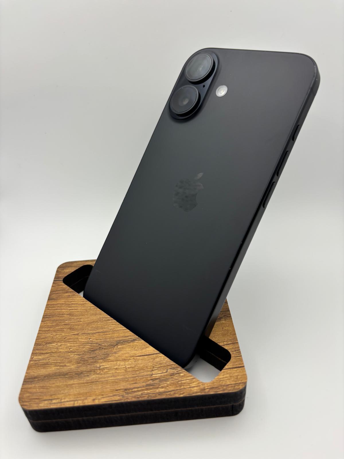 iPhone 16 photo 4