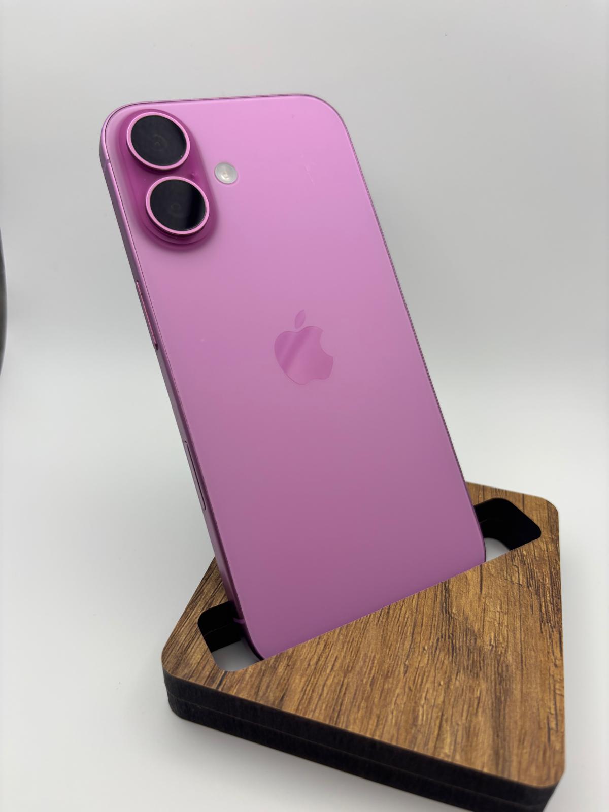 iPhone 16 Plus photo 3